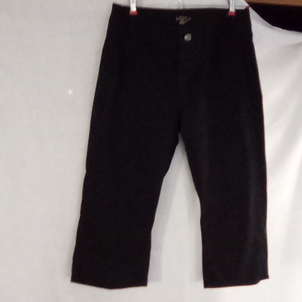 Riders by Lee size 12m. Women's chopped jeans. Black denim